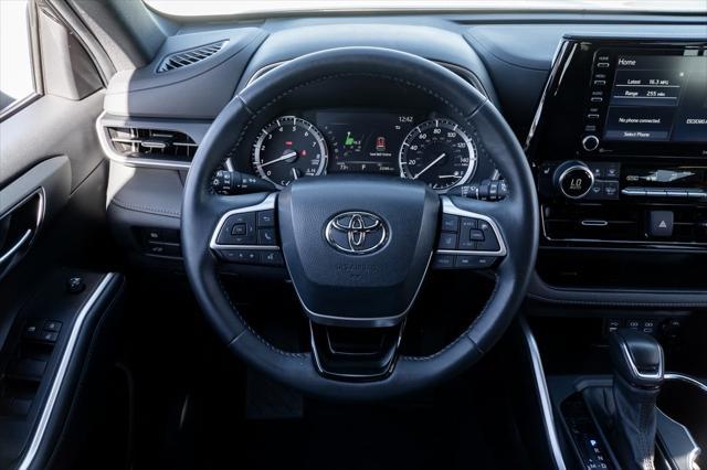 used 2022 Toyota Highlander car, priced at $41,990