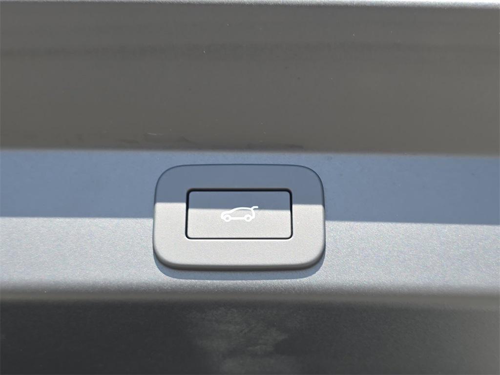 new 2025 Land Rover Range Rover Sport car, priced at $92,715