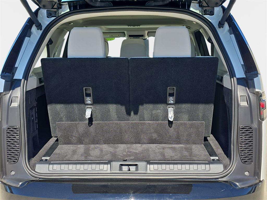 used 2025 Land Rover Discovery car, priced at $60,990