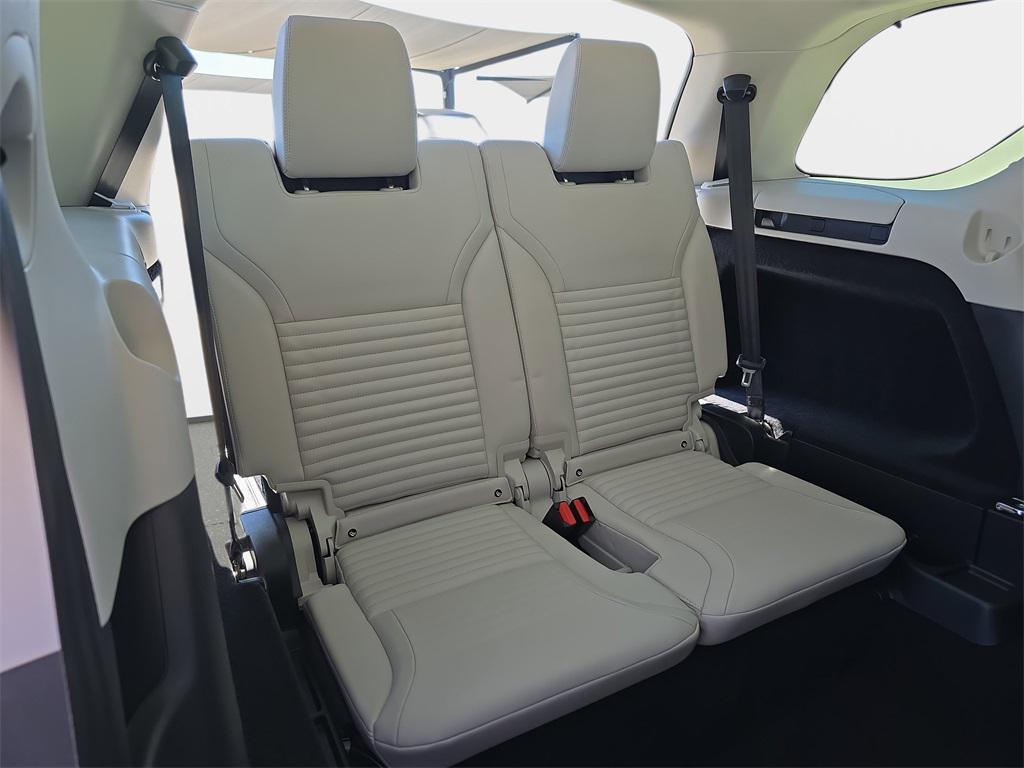 used 2025 Land Rover Discovery car, priced at $60,990