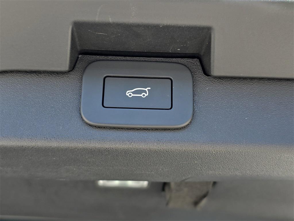 used 2025 Land Rover Discovery car, priced at $60,990