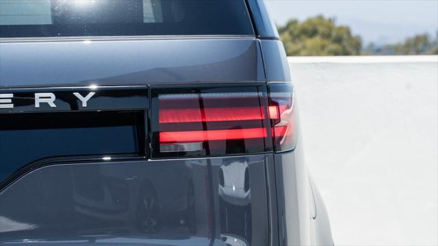 used 2024 Land Rover Discovery car, priced at $45,991