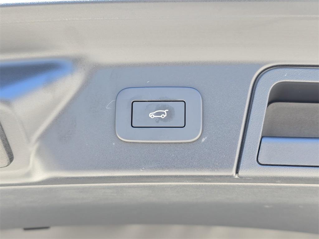 used 2025 Land Rover Range Rover Velar car, priced at $47,820