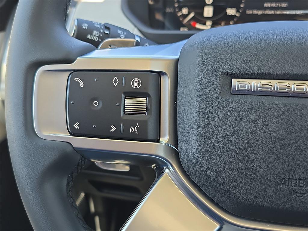 used 2025 Land Rover Discovery car, priced at $52,790