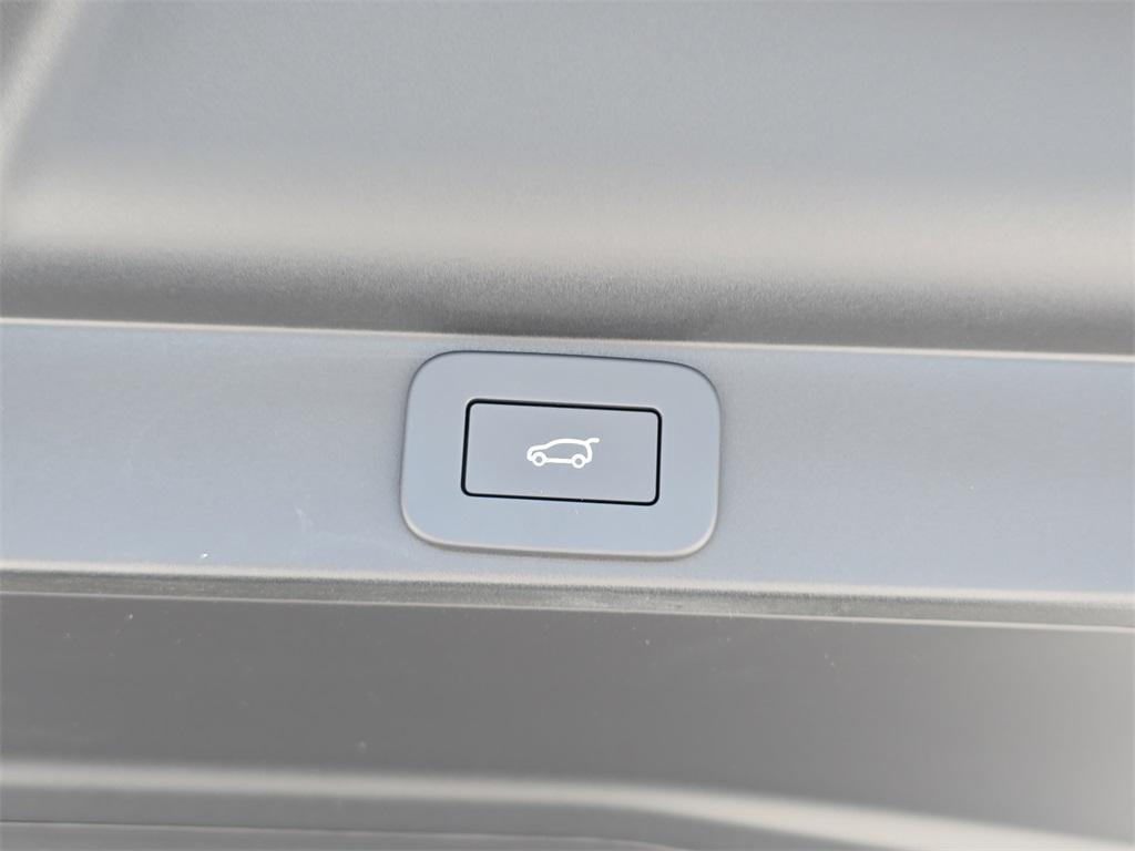 new 2025 Land Rover Range Rover car, priced at $147,535