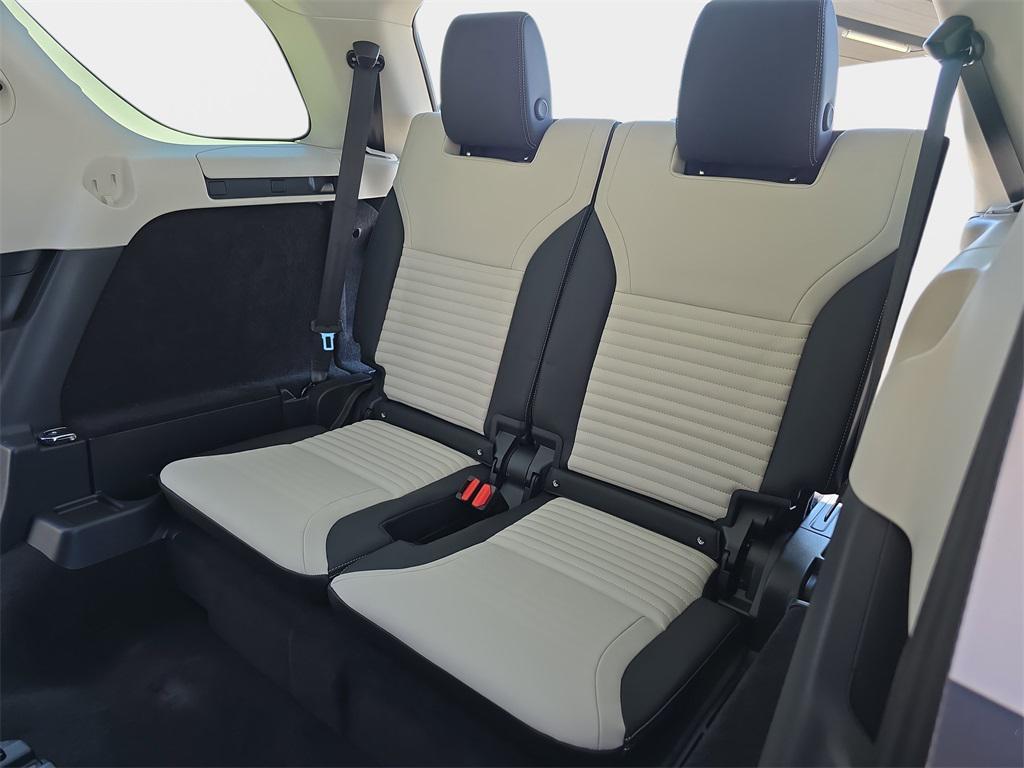 used 2025 Land Rover Discovery car, priced at $59,740