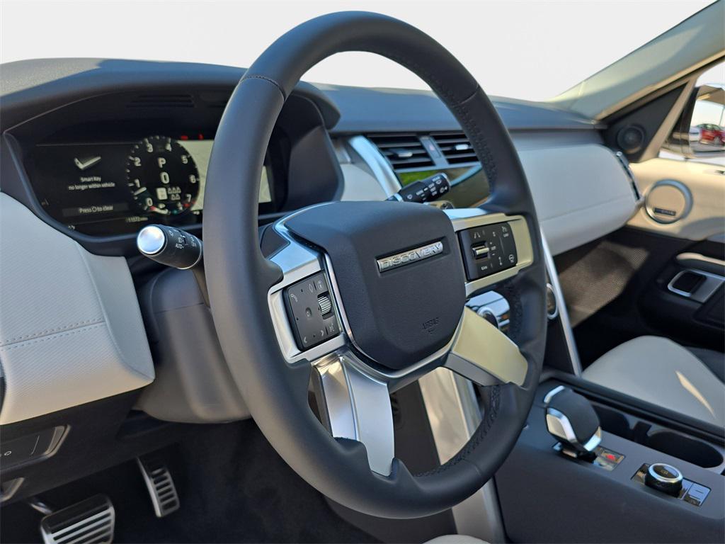 used 2025 Land Rover Discovery car, priced at $59,740