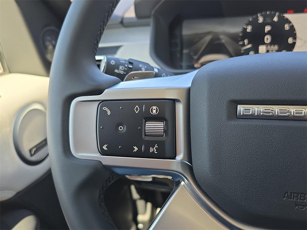 used 2025 Land Rover Discovery car, priced at $59,740