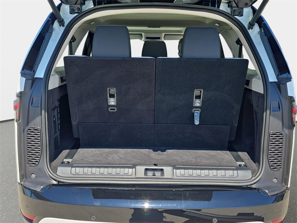 used 2025 Land Rover Discovery car, priced at $59,740