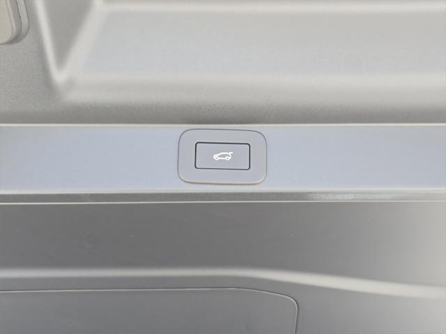new 2025 Land Rover Range Rover car, priced at $159,680