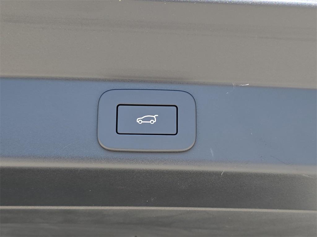 new 2025 Land Rover Range Rover Sport car, priced at $146,955