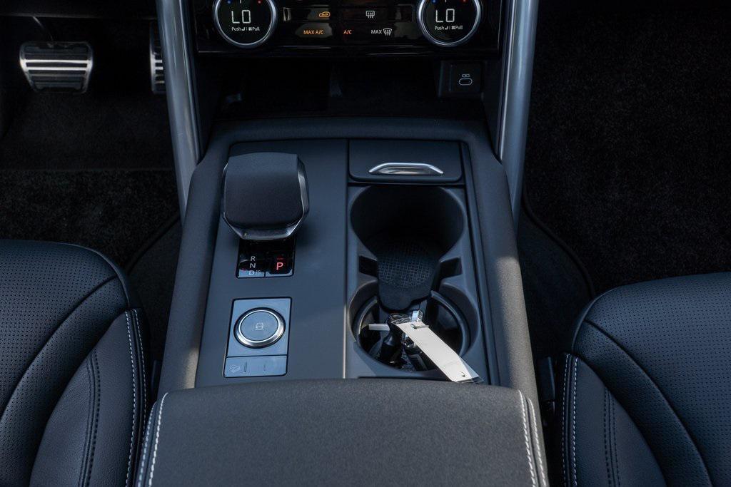 used 2025 Land Rover Discovery car, priced at $61,990