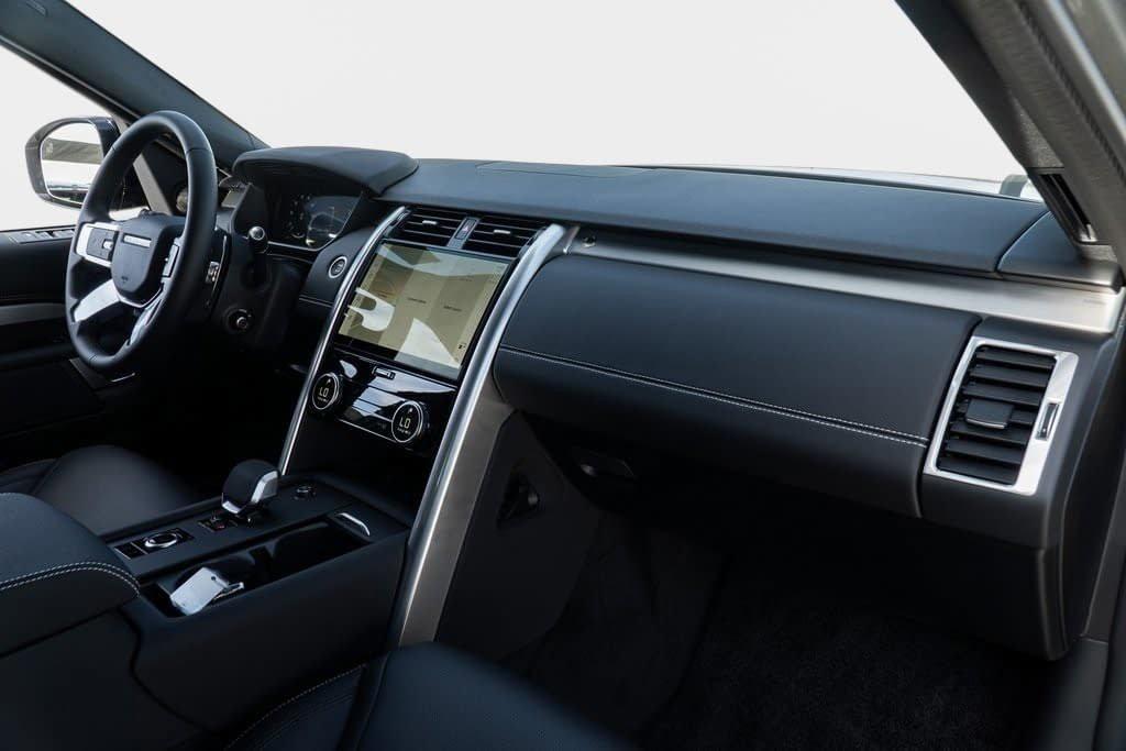 used 2025 Land Rover Discovery car, priced at $60,998