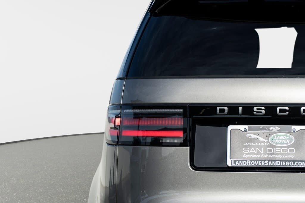 used 2025 Land Rover Discovery car, priced at $60,998