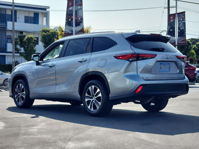 used 2023 Toyota Highlander car, priced at $36,988