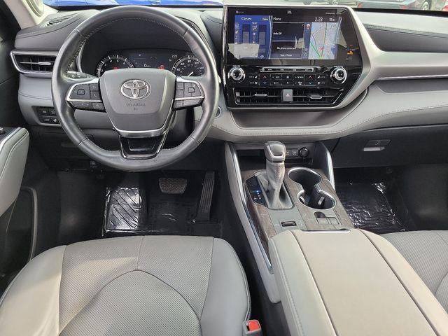 used 2021 Toyota Highlander car, priced at $35,988