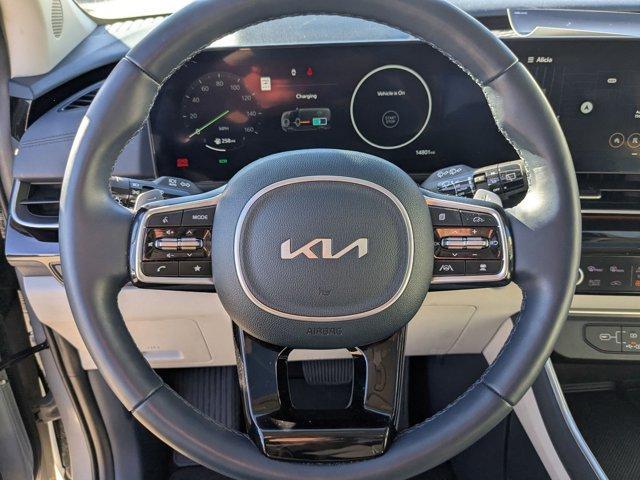 used 2025 Kia Carnival Hybrid car, priced at $47,270