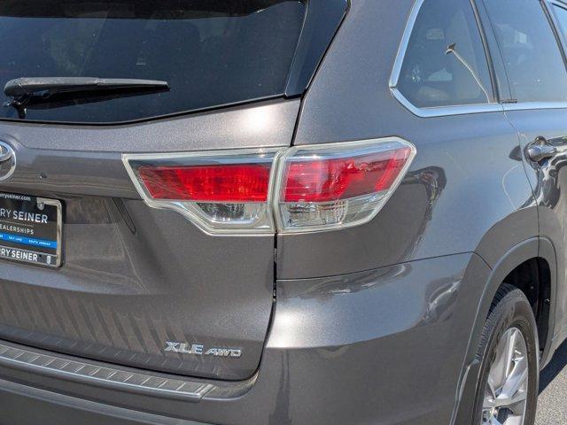 used 2015 Toyota Highlander car, priced at $14,899