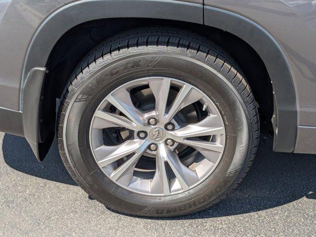 used 2015 Toyota Highlander car, priced at $14,899