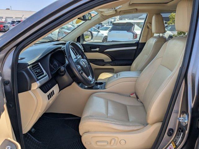 used 2015 Toyota Highlander car, priced at $14,899
