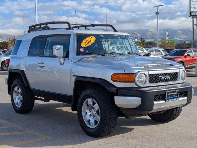 used 2007 Toyota FJ Cruiser car, priced at $14,700