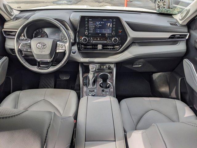 used 2021 Toyota Highlander car, priced at $33,389