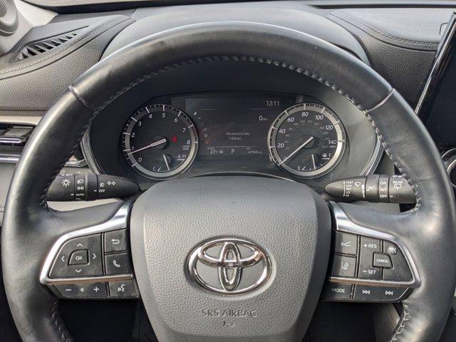 used 2021 Toyota Highlander car, priced at $33,389