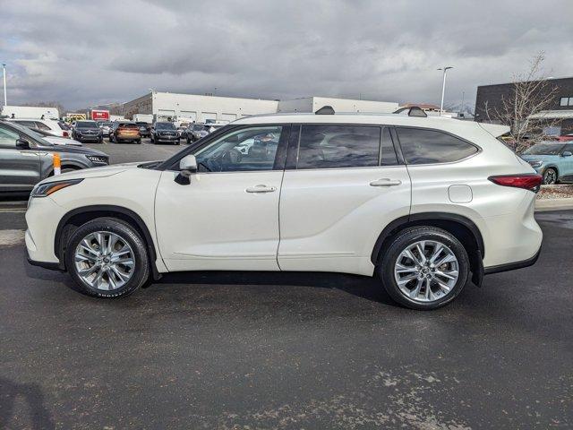 used 2021 Toyota Highlander car, priced at $33,389