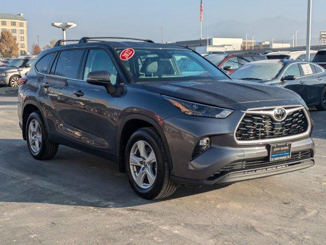 used 2022 Toyota Highlander car, priced at $33,046