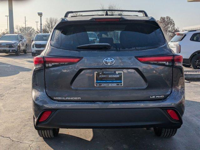 used 2022 Toyota Highlander car, priced at $33,046