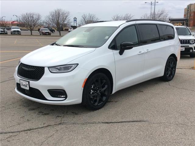 new 2024 Chrysler Pacifica car, priced at $47,785