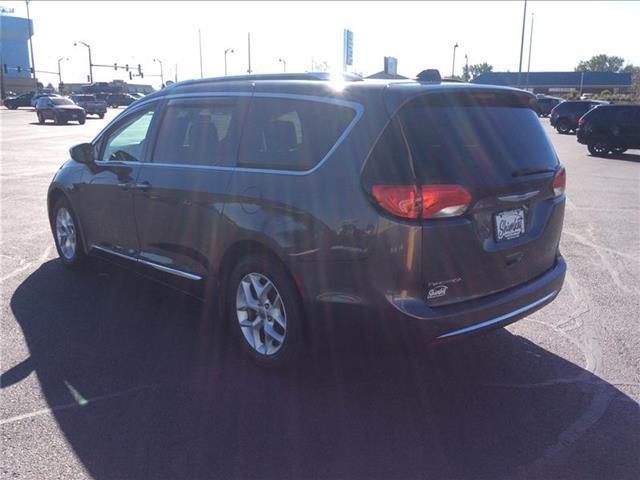 used 2020 Chrysler Pacifica car, priced at $19,995