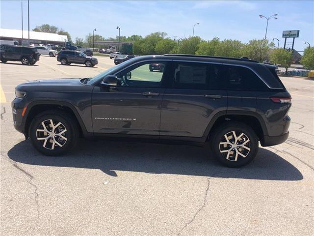 new 2025 Jeep Grand Cherokee car, priced at $47,495