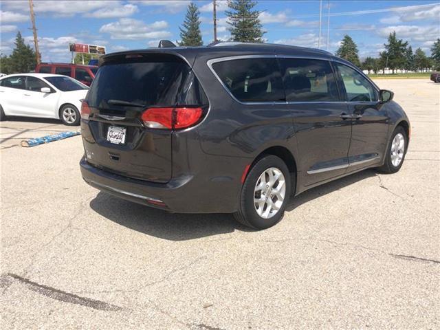 used 2020 Chrysler Pacifica car, priced at $25,995