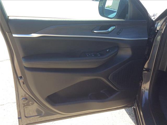 new 2025 Jeep Grand Cherokee L car, priced at $49,495