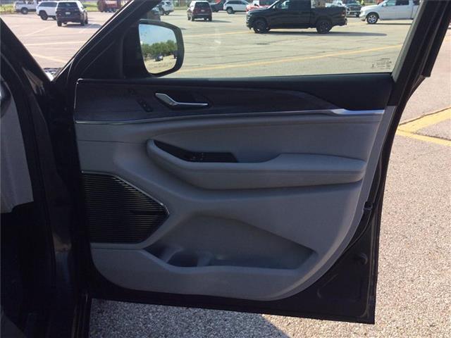 used 2022 Jeep Grand Cherokee car, priced at $37,995
