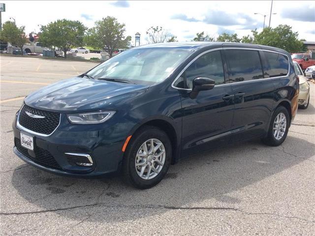 new 2025 Chrysler Pacifica car, priced at $46,220
