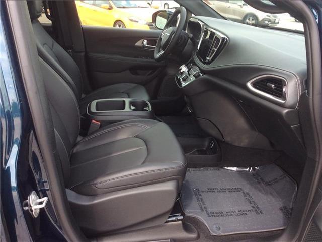 new 2025 Chrysler Pacifica car, priced at $46,220
