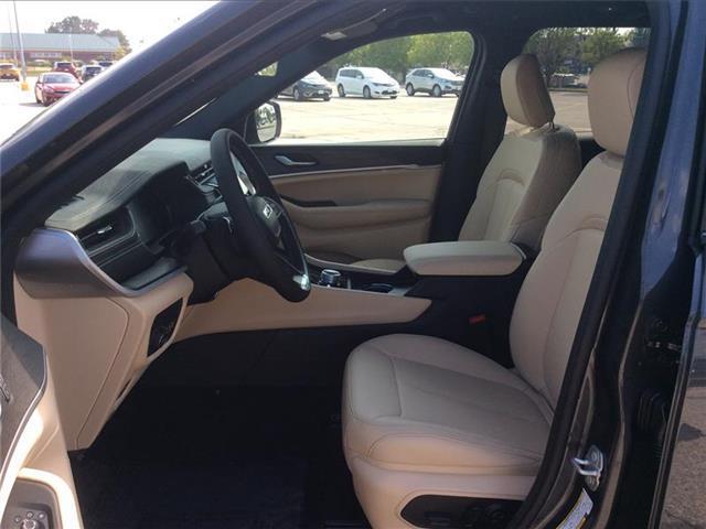 new 2025 Jeep Grand Cherokee car, priced at $47,495