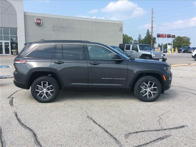 new 2025 Jeep Grand Cherokee car, priced at $47,495