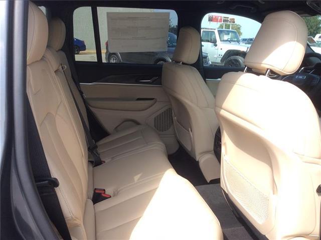 new 2025 Jeep Grand Cherokee car, priced at $47,495