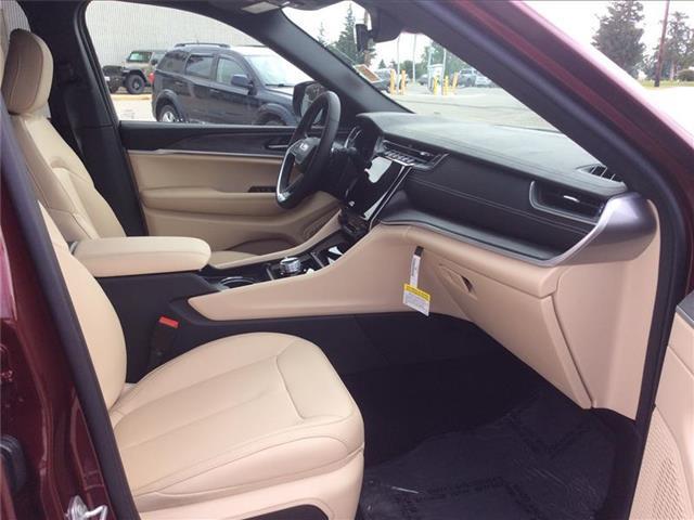new 2025 Jeep Grand Cherokee car, priced at $47,495