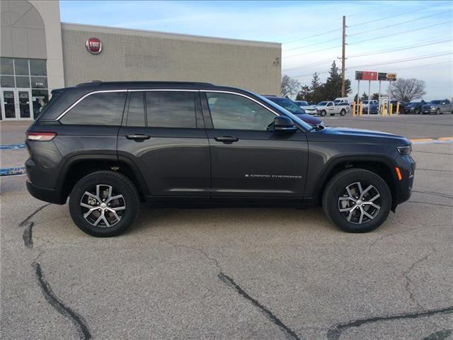 new 2025 Jeep Grand Cherokee car, priced at $47,295