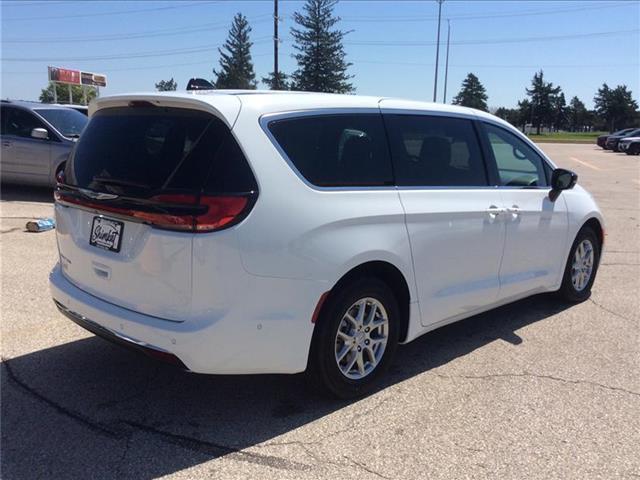 new 2025 Chrysler Pacifica car, priced at $45,725