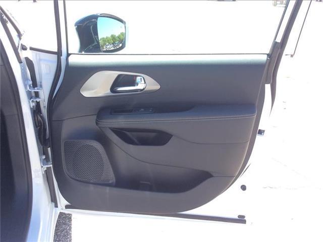 new 2025 Chrysler Pacifica car, priced at $45,725