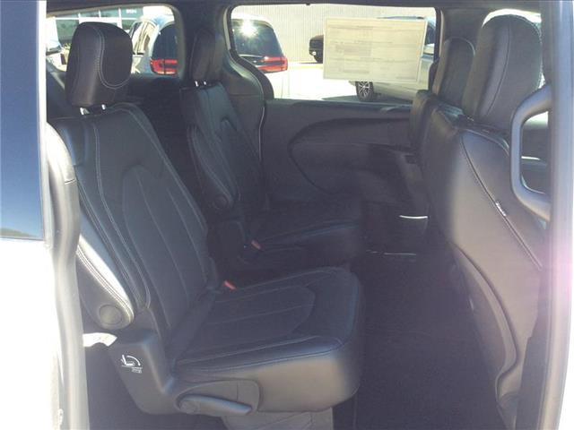 new 2025 Chrysler Pacifica car, priced at $45,725