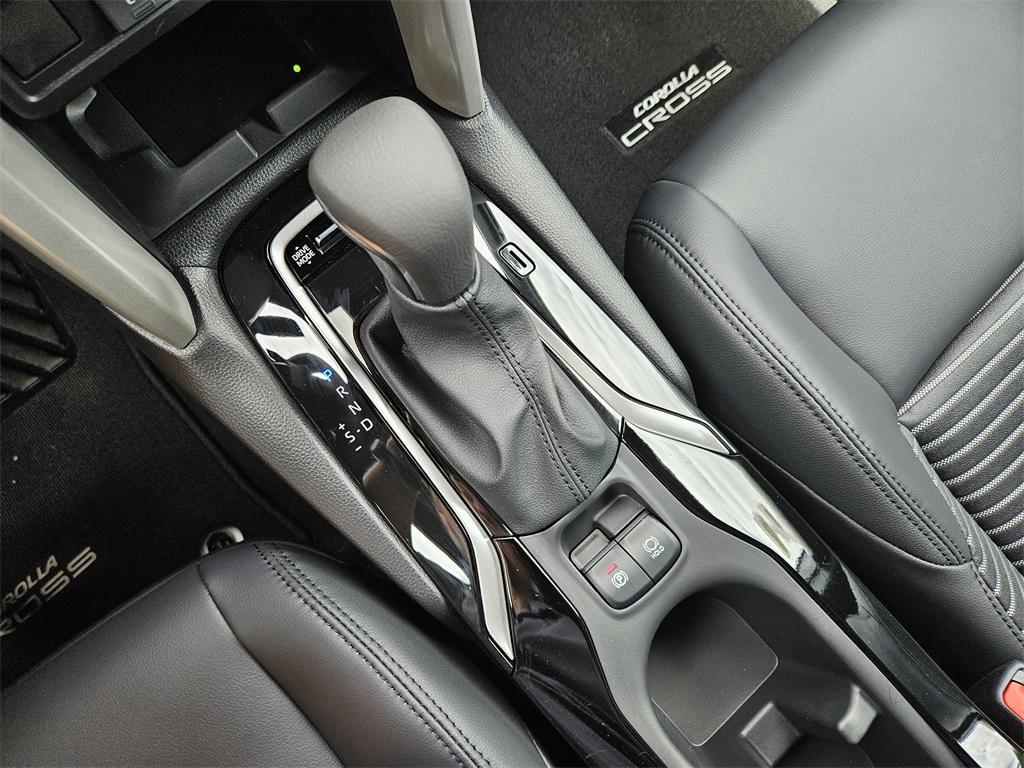 new 2025 Toyota Corolla Cross Hybrid car, priced at $36,261