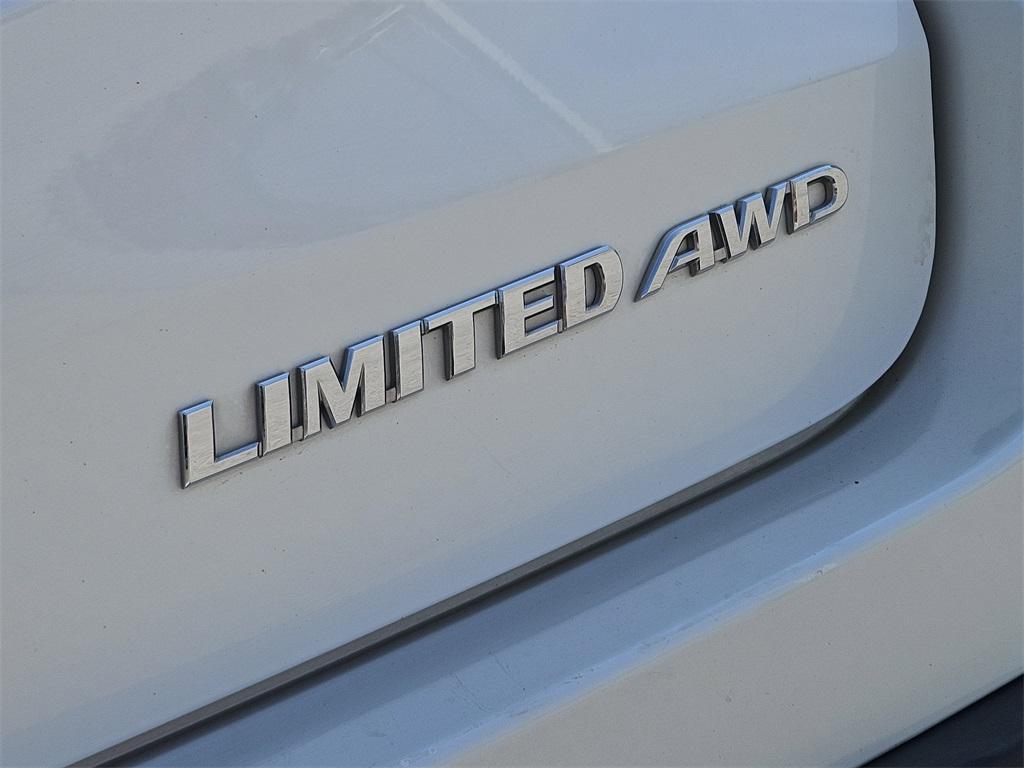 used 2015 Toyota Highlander car, priced at $17,511