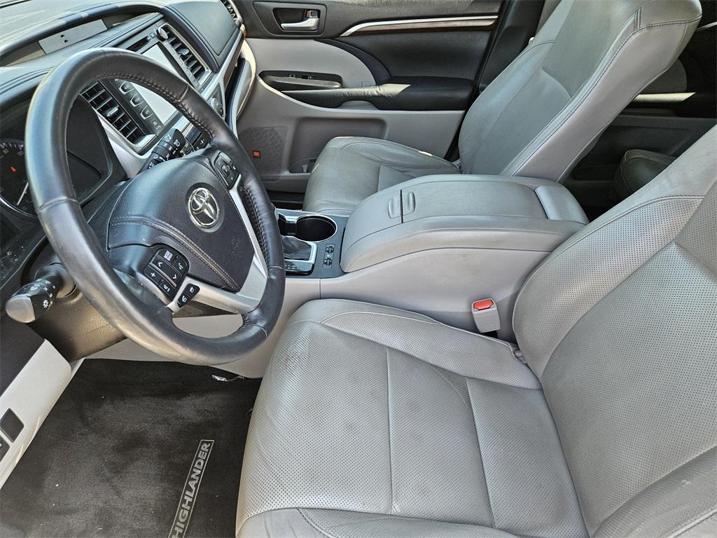 used 2015 Toyota Highlander car, priced at $17,511