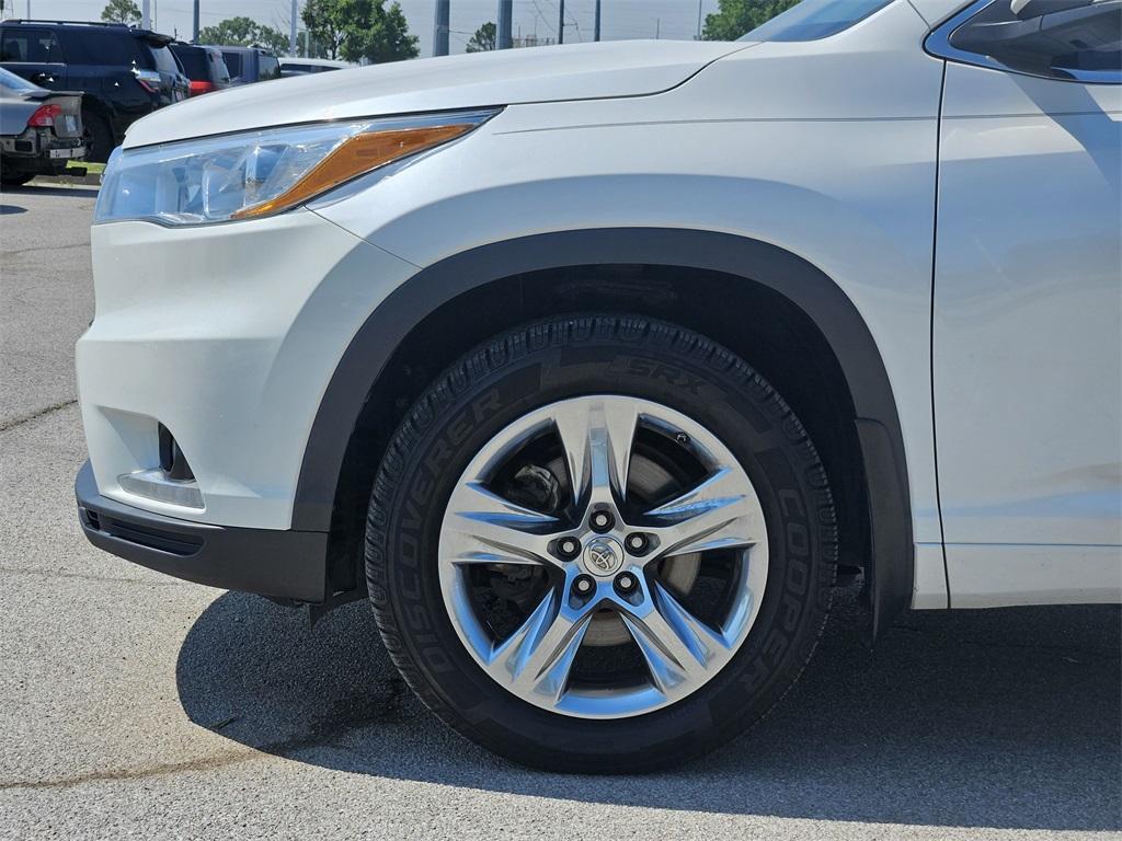 used 2015 Toyota Highlander car, priced at $17,511